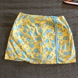 Yellow flower Lilly Pulitzer mini skirt.